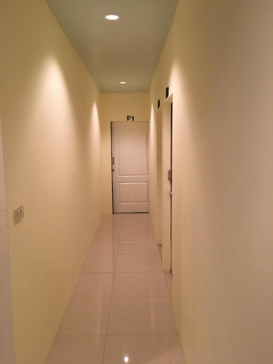 The Baan Nathong Hostel Bangkok Kültér fotó